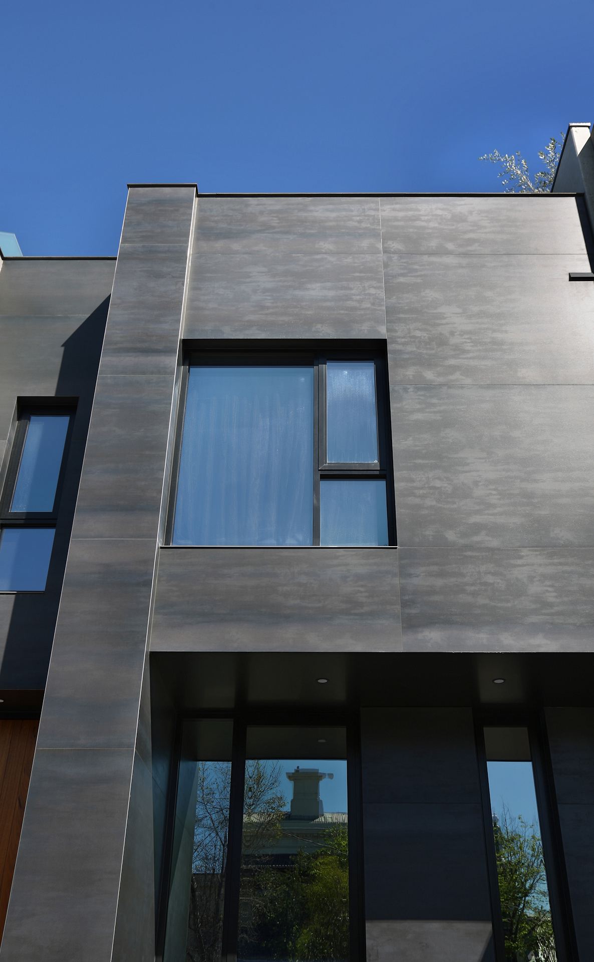 Maximum Zinc Titanium exteriors • pressedporcelainpanels • metal