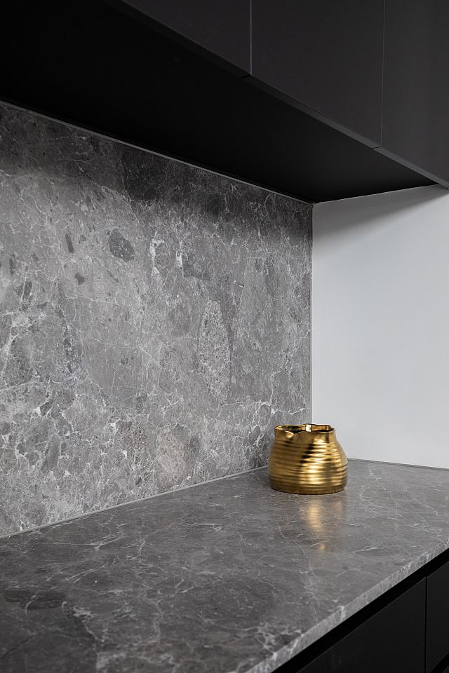 Grigio Firma kitchen benchtop and splashback. Hunters Hill House by Habitat Housing. Photography by Joanne Ly .jpg