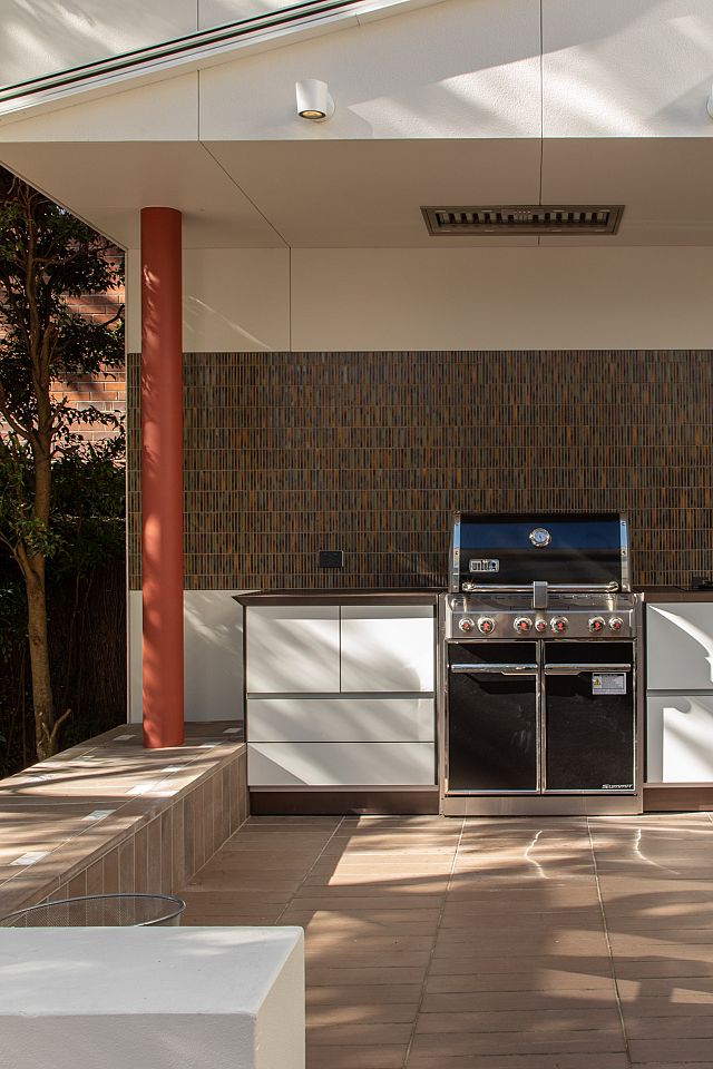 Litos Tobacco ​flooring with ​Yohen Border YB11​ mosaics at ​Mosman residence designed by Michael Robilliard. Photography by Joanne Ly.jpg