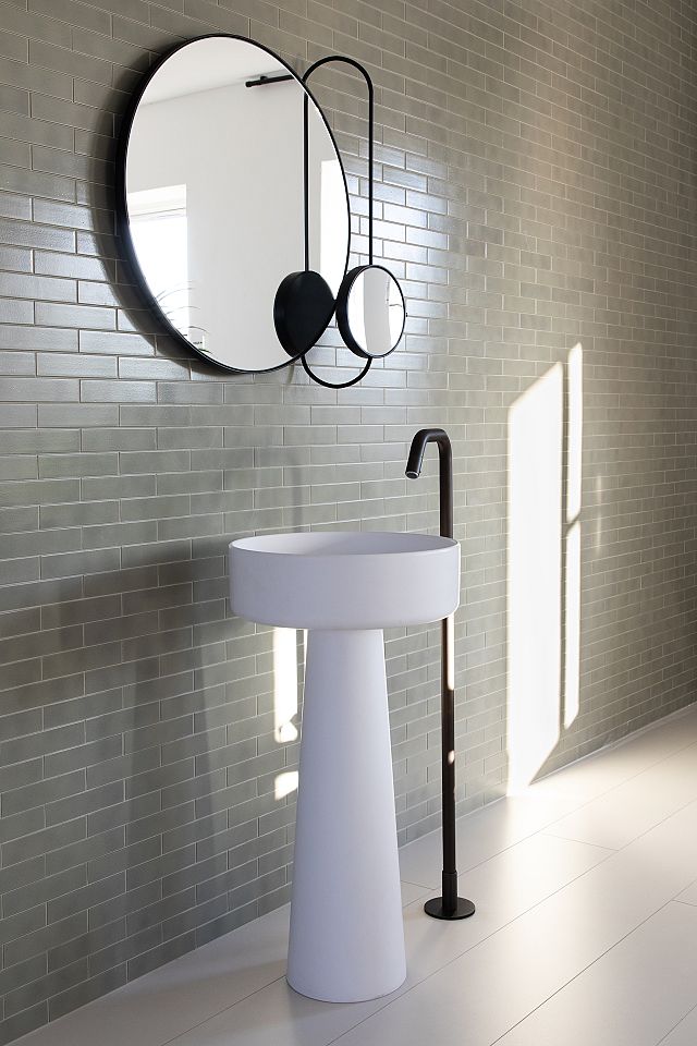 Chifu 6179 with Agape Bjhon 1 basin, Revolving Moon mirror and Memory tap.jpg