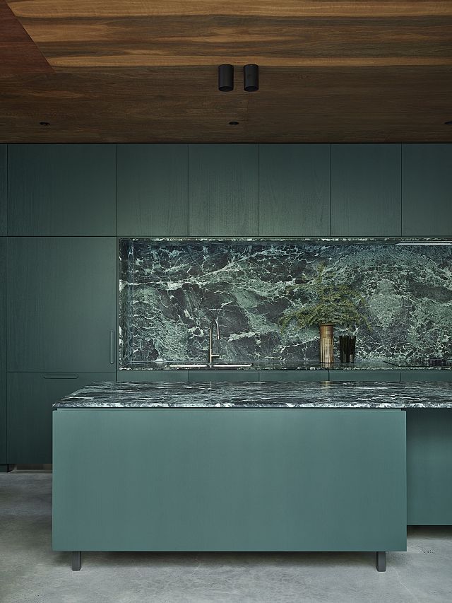 Malvern House by Lande with Predia marble kitchen benchtops and splashback. ⁠ Architecture & Interiors by Lande. Photography by Derek Swalwell⁠. Built by Standout Projects⁠. Styling by Bea+Co.jpg